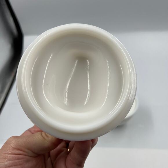 Vtg 60s AVON Milk Glass Bird Duck Hen Chicken On Nest Covered Candy Dish - Picture 7 of 7